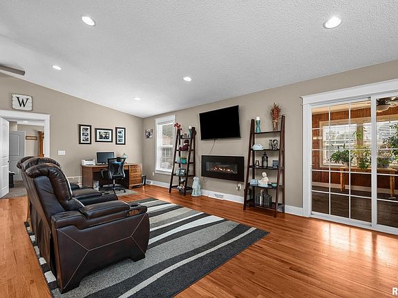 5th image of 2720 Kennedy Dr