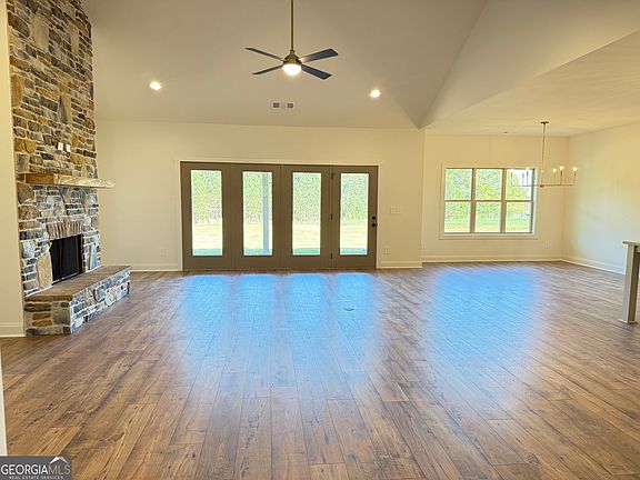 3rd image of 1 Reidsboro Rd