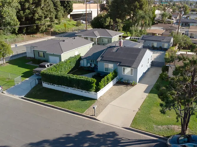 Shepherd Dr — Photo 2