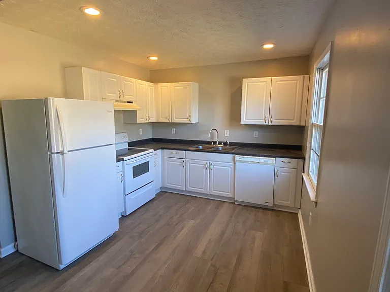 39 Franklin Rd #B — Photo 7