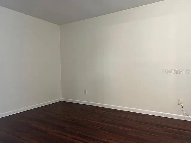 3 bed, 2.0 bath, 1872 sqft, $2,100 — Photo 4