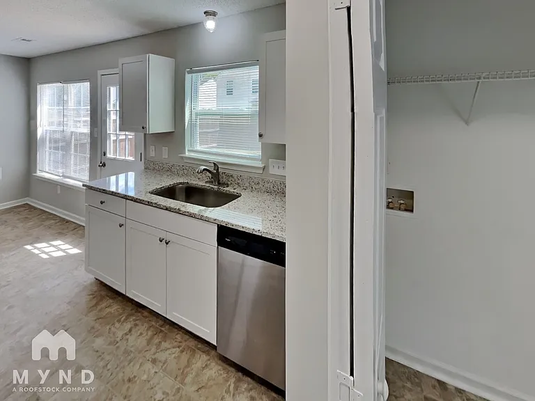 1219 Hunter Forest Ct — Photo 7