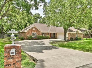 9305 S Longwood Dr, Granbury, TX 76049