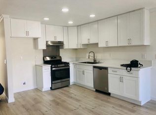15712 S B St APT 5, Tustin, CA 92780