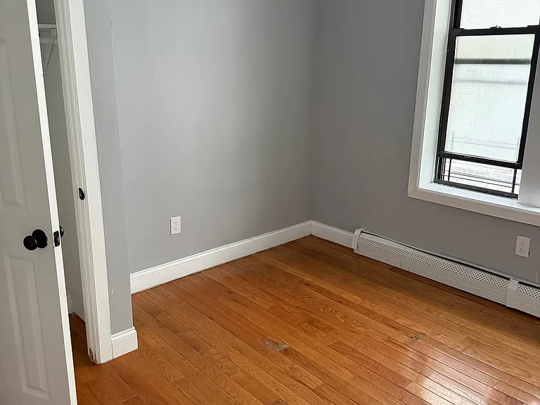 2559 Cruger Ave #1 — Photo 8