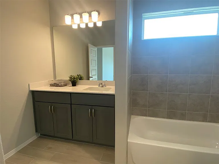 11704 Murano Dr — Photo 14