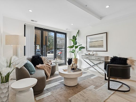 3rd image of 2212 W Lawrence Ave #1E