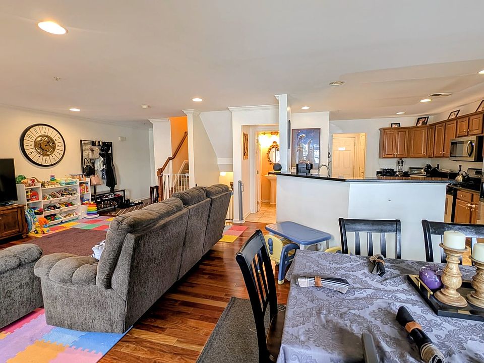 1st image of 77 Boatworks Dr