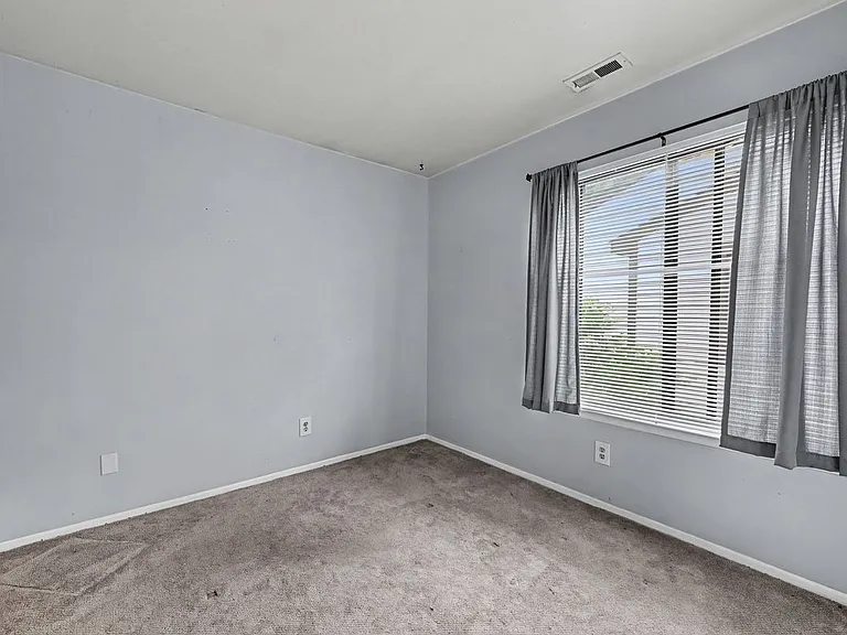 24225 Evergreen Rd — Photo 8