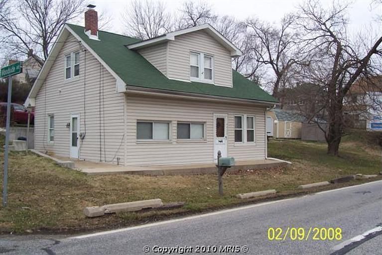 2nd image of 4422 Washington Blvd