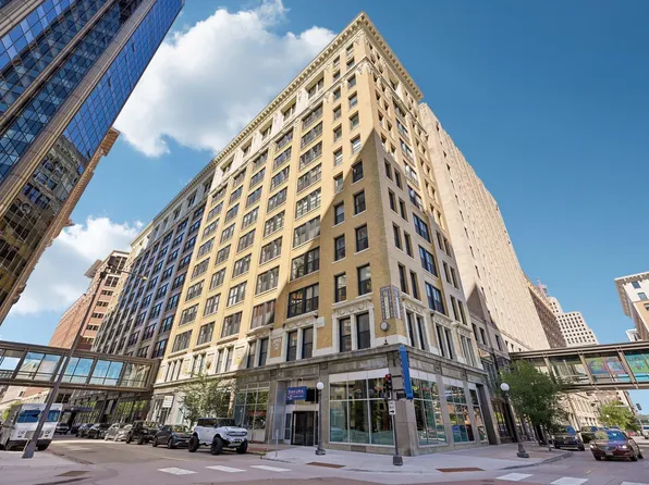 350 Saint Peter St Unit 1010, Saint Paul, MN 55102