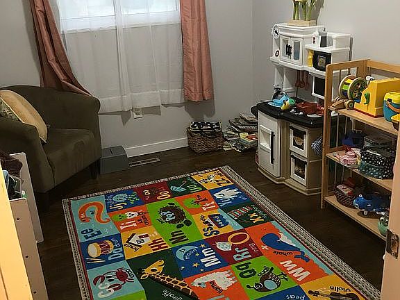 First bedroom 