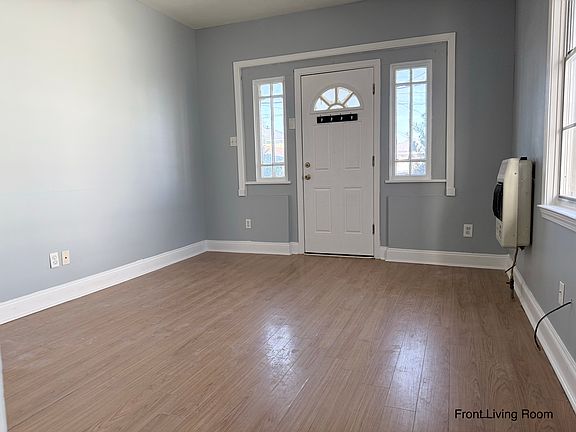 3rd image of 3015 Eagle St