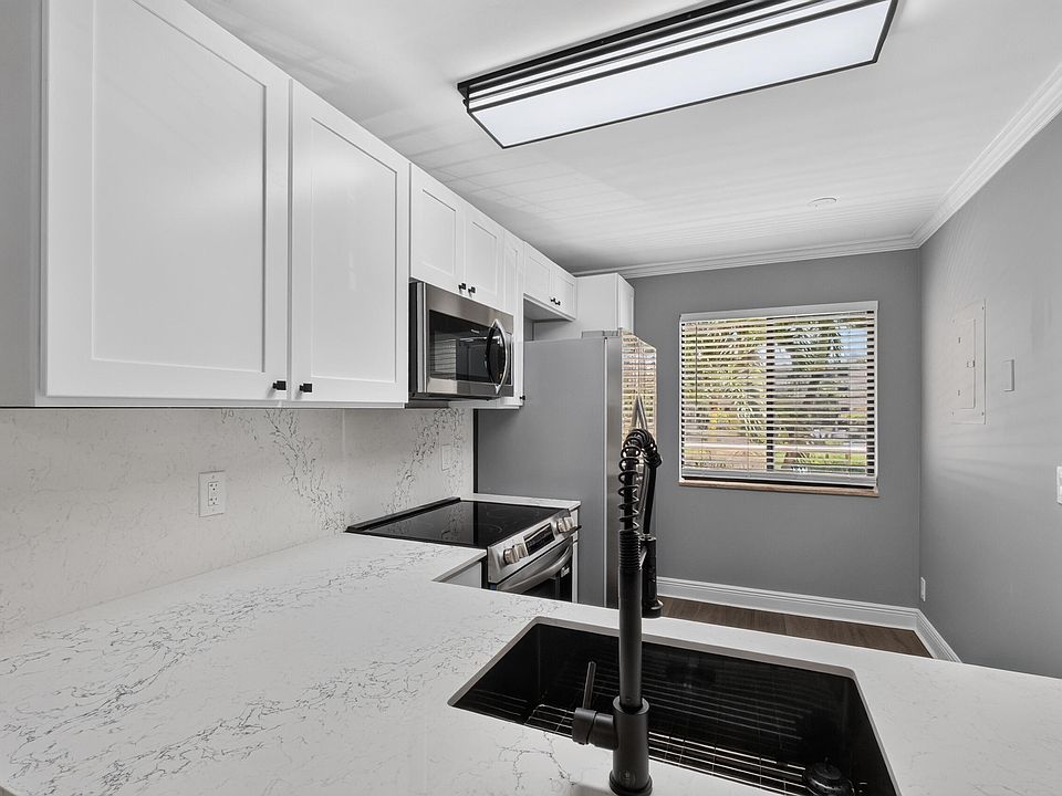 1st image of 6935 Huntington Lane #207