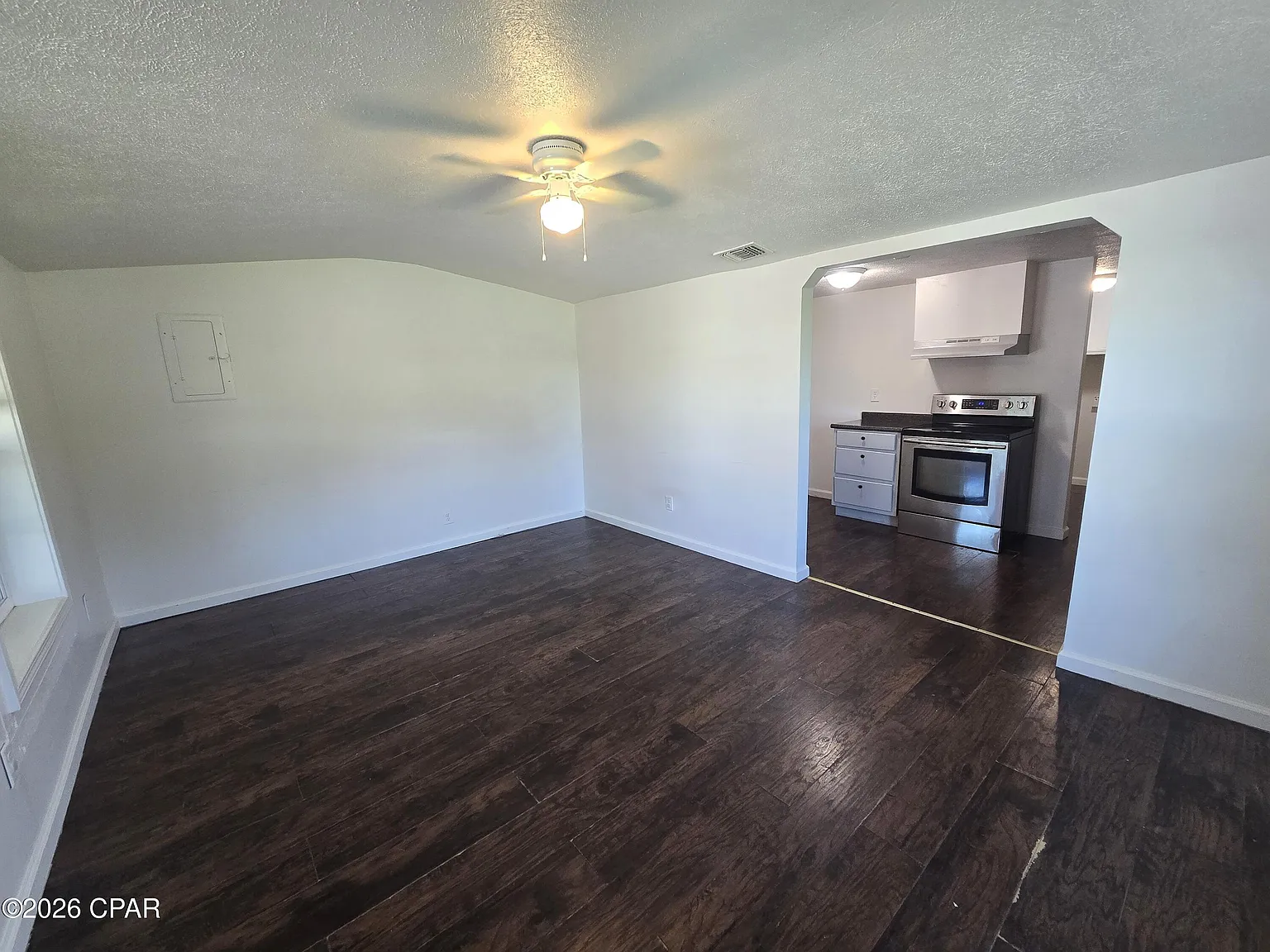 2 bed, 1.0 bath, 950 sqft, $975 — Photo 3