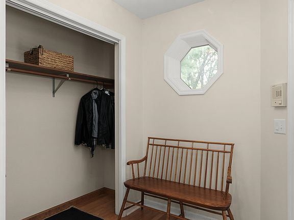 3rd image of 5809 Hempstead Rd
