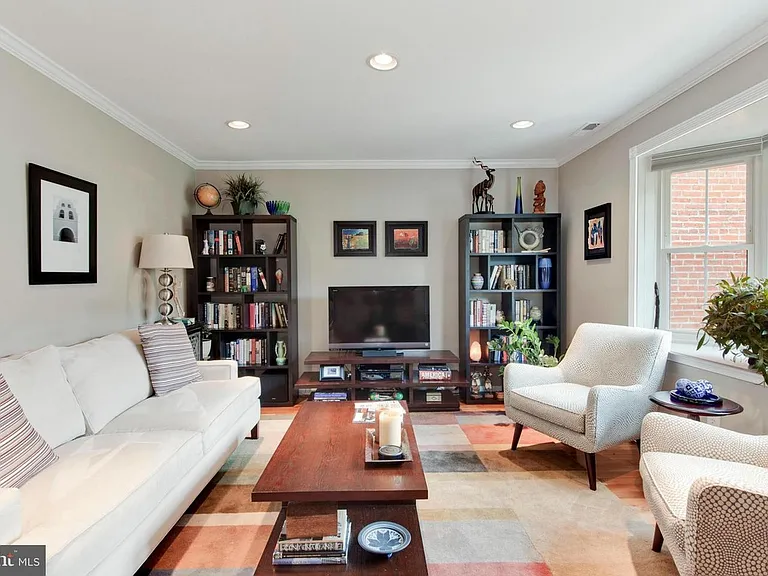 923 T St NW #A — Photo 2