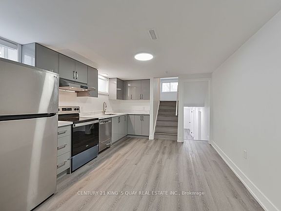 4th image of 989 Old Cummer Ave