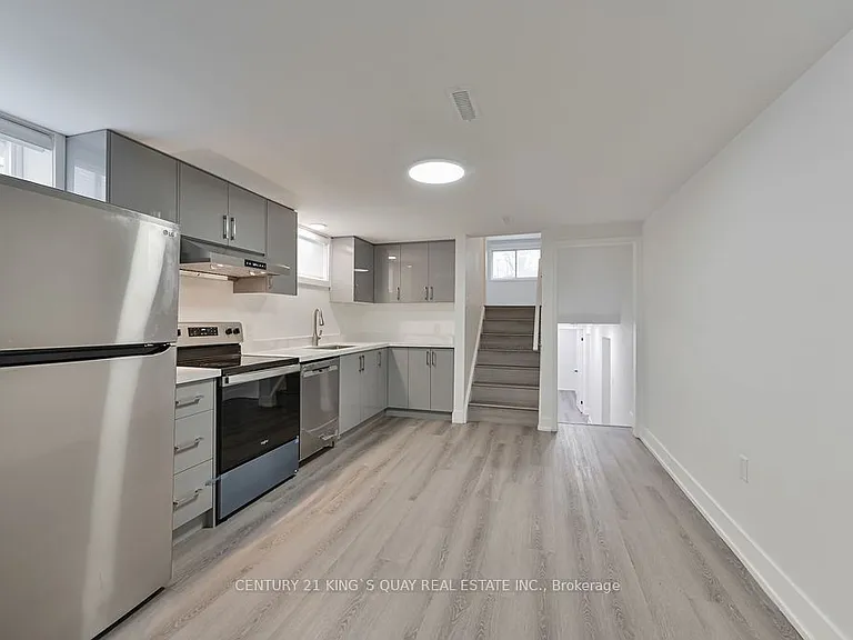989 Old Cummer Ave #LOWER — Photo 4
