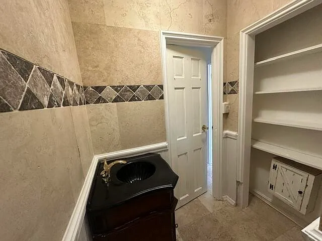 640 Oak St — Photo 13