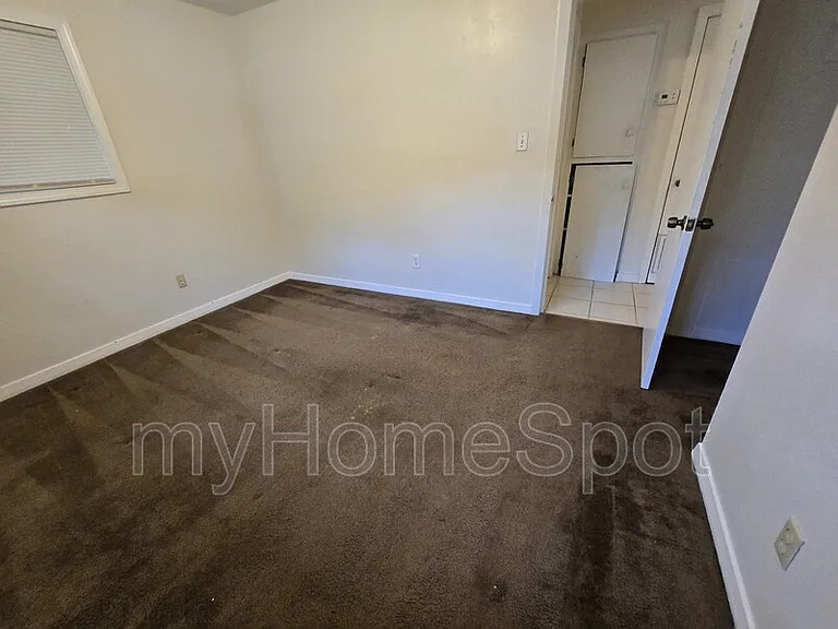 916 Twinbrook Ave — Photo 14