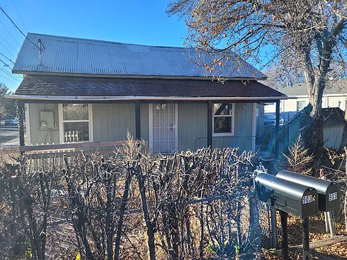 903 W Clay Ave Photo 1