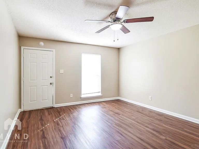 2695 Shady Grove Dr — Photo 8