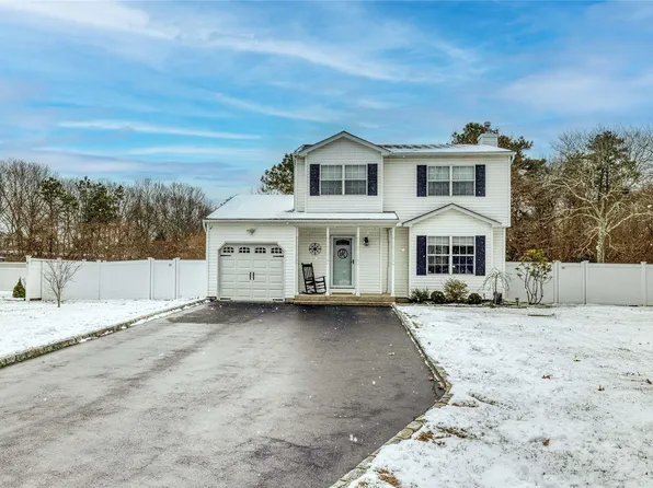 1 Eastbourne Crescent, Patchogue, NY 11772