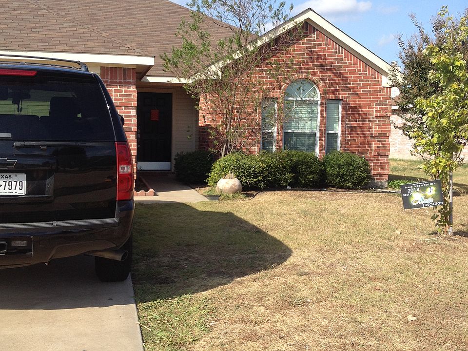 1st image of 101 Stonehaven Pl