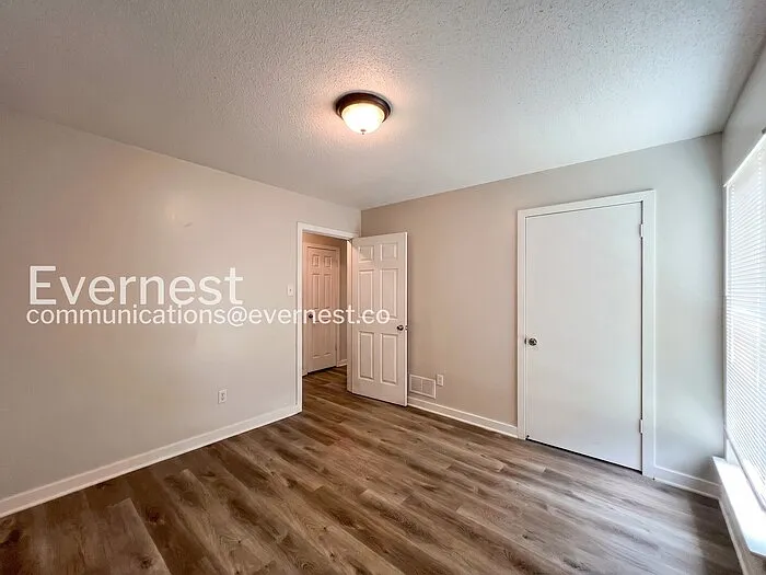 3743 Oak Lake Ln — Photo 15