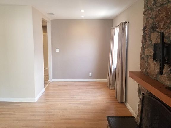 4th image of 7009 Jumilla Ave