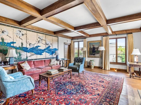 142 Chestnut St #Penthouse, Boston, MA 02108