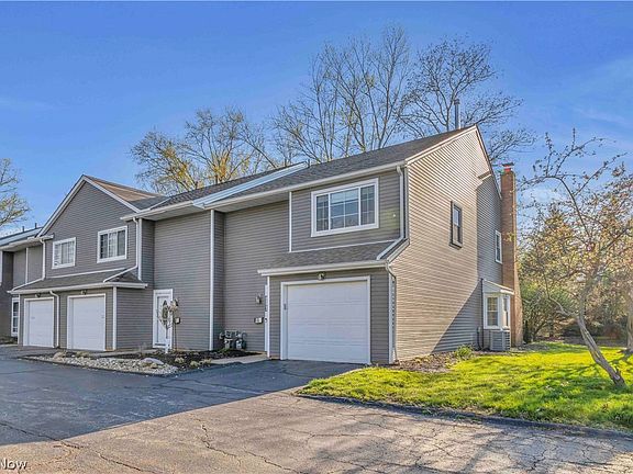 2nd image of 1748 Walnut Ln #32