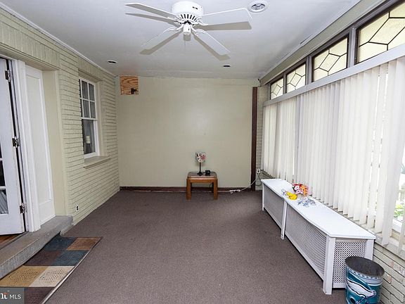 3rd image of 986 E Godfrey Ave