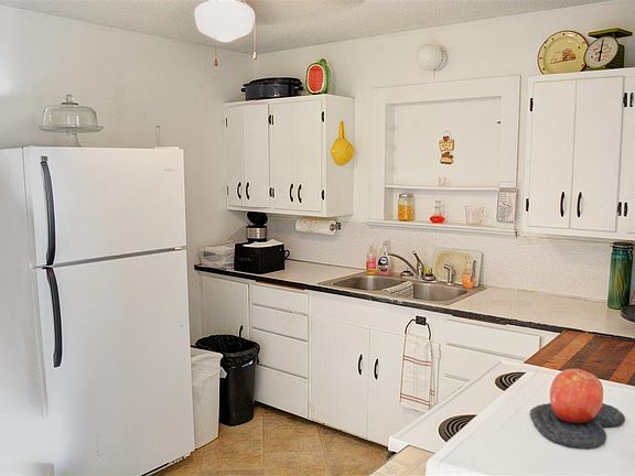 4th image of 311 S Regier St