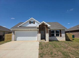 8760 Sunspire Ln, Centerton, AR 72719
