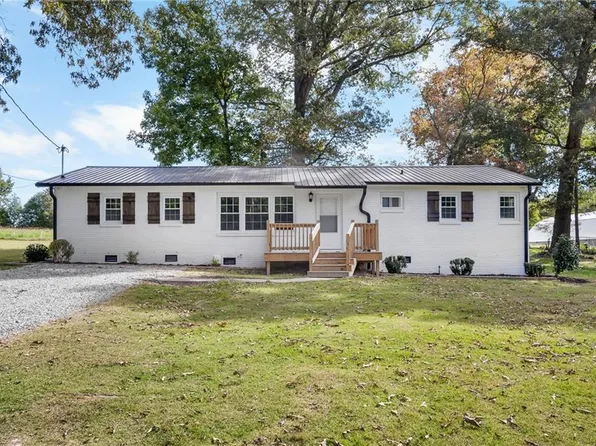 289 Wilson St, Lexington, NC 27295