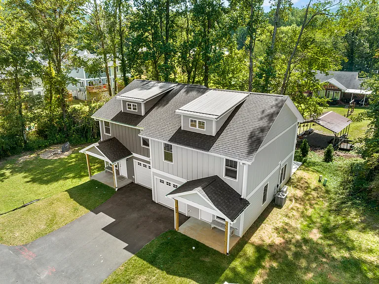 405 Little Sycamore Ln — Photo 25