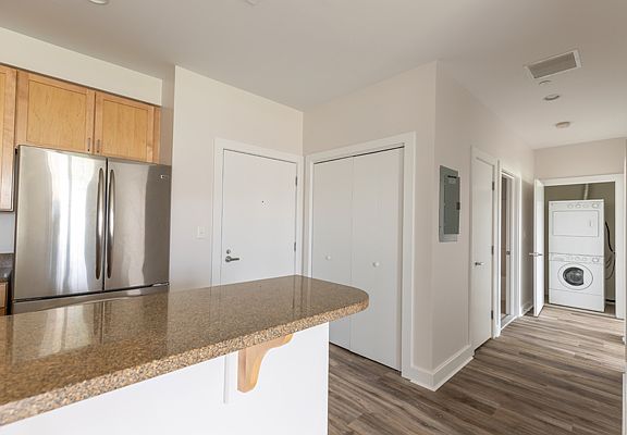 4th image of 26 New Derby St Unit 407