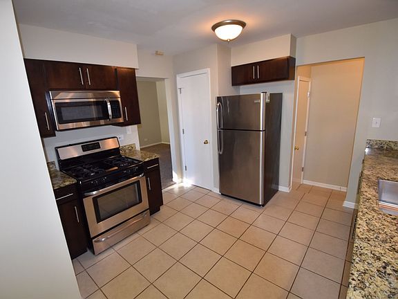 3rd image of 6022 S Melvina Ave