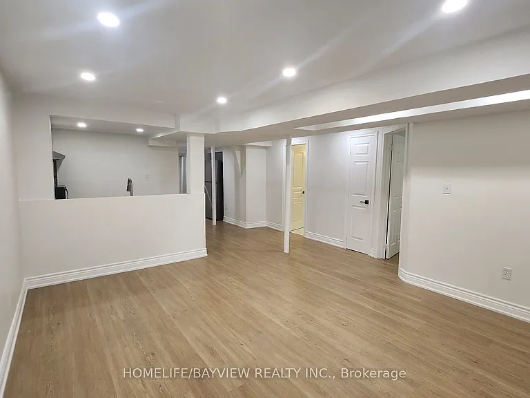 51 Waldron Cres — Photo 9