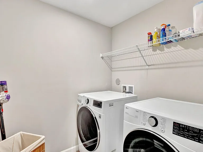 345 SE Angler Dr — Photo 29