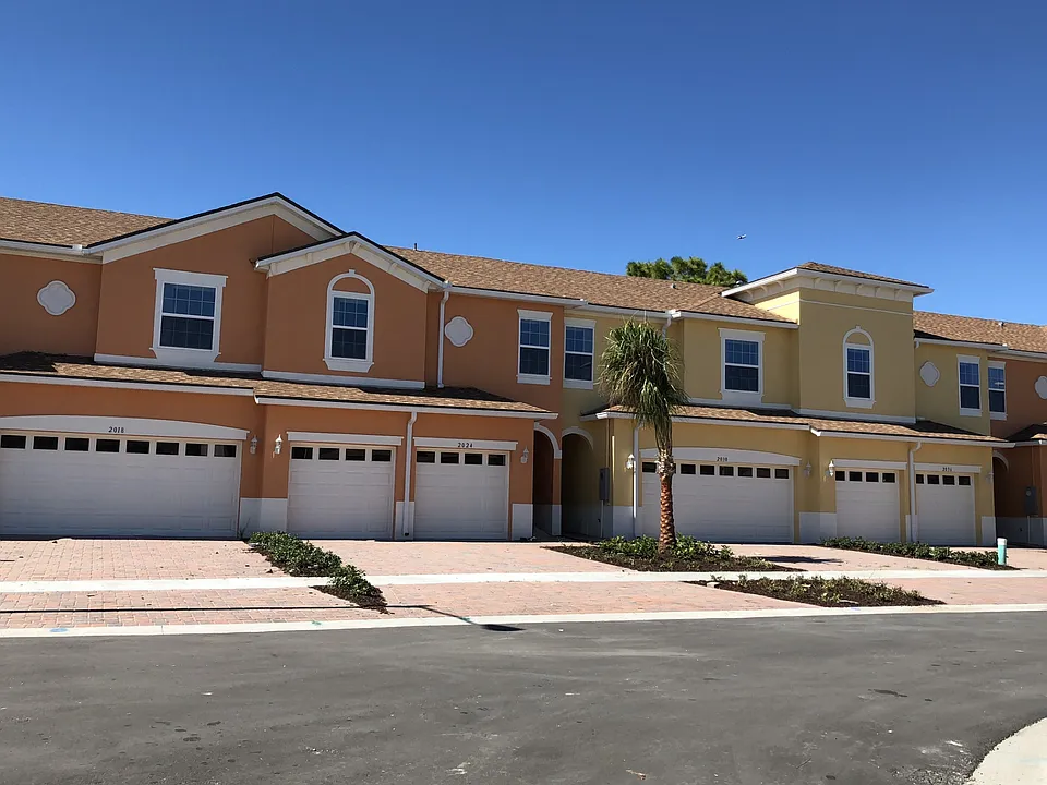 2060 Royal Vista Ct