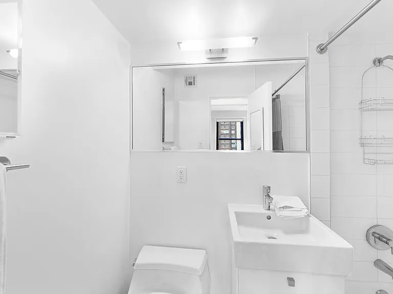 141 E 33rd St #11H — Photo 10
