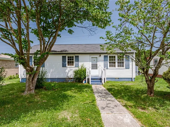 20605 Willowdale Dr, South Chesterfield, VA 23803