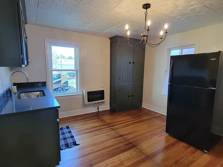 107-109 S Main St — Photo 7