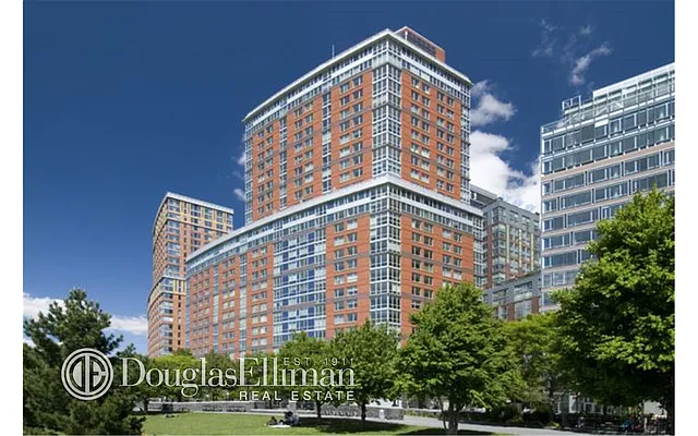 Rented by Douglas Elliman | media 24