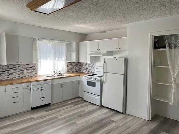 2nd image of 5269 W 52nd St