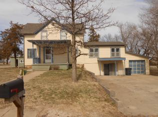 266 W 10th St, Minneapolis, KS 67467