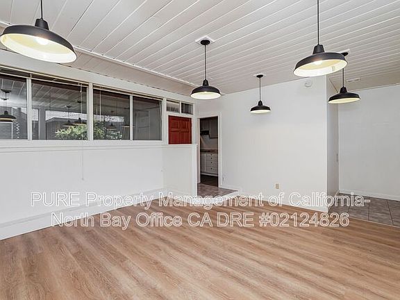 3rd image of 201 Meadowlark Ln APT E1